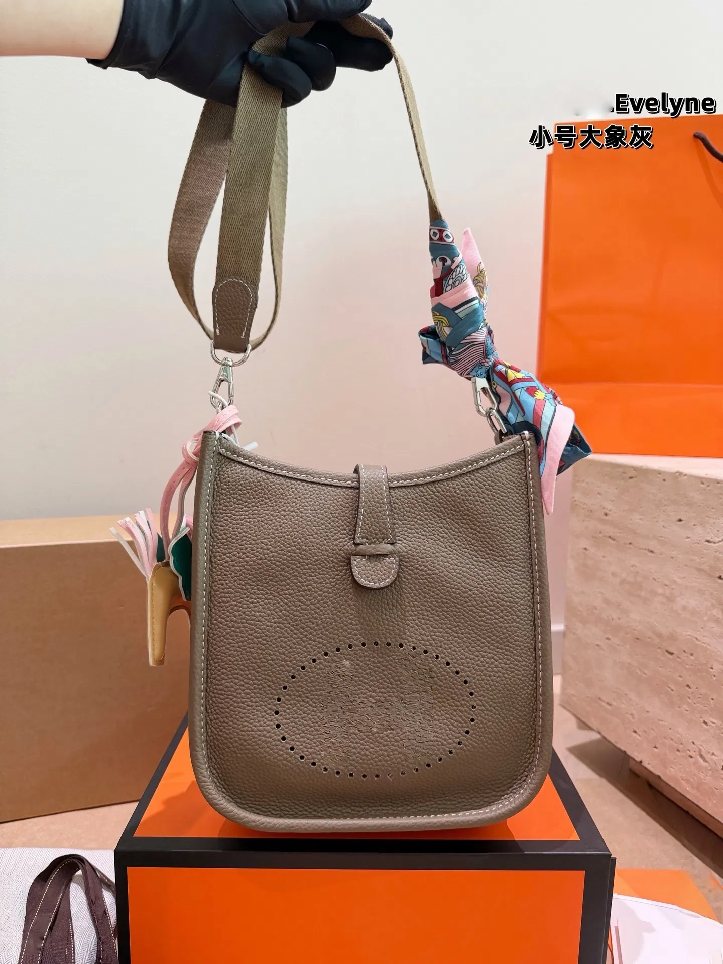 Detalhe Bolsa Mini Hobo 9