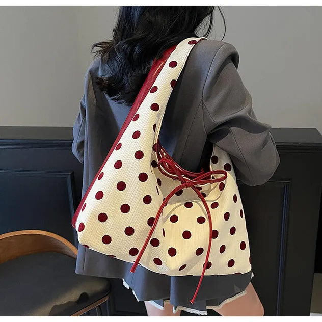Bolsa de Mão Elegante 8