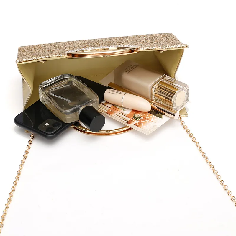 Clutch de noite com strass e alça de corrente