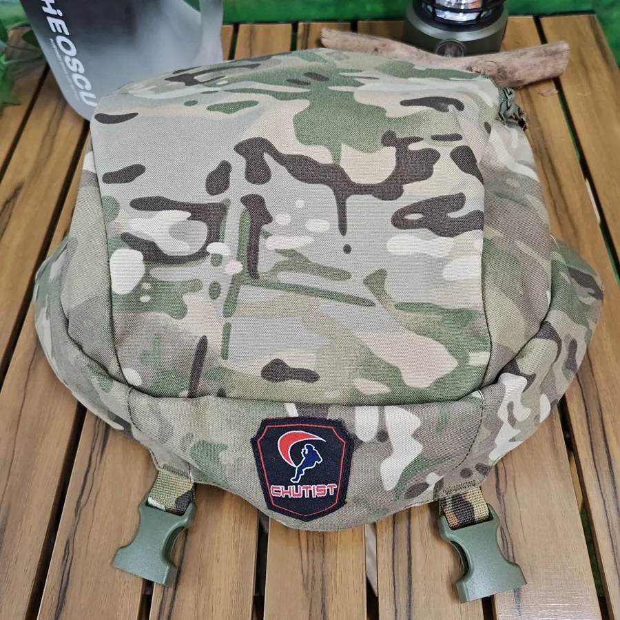 Vista Detalhada da Mochila Tática