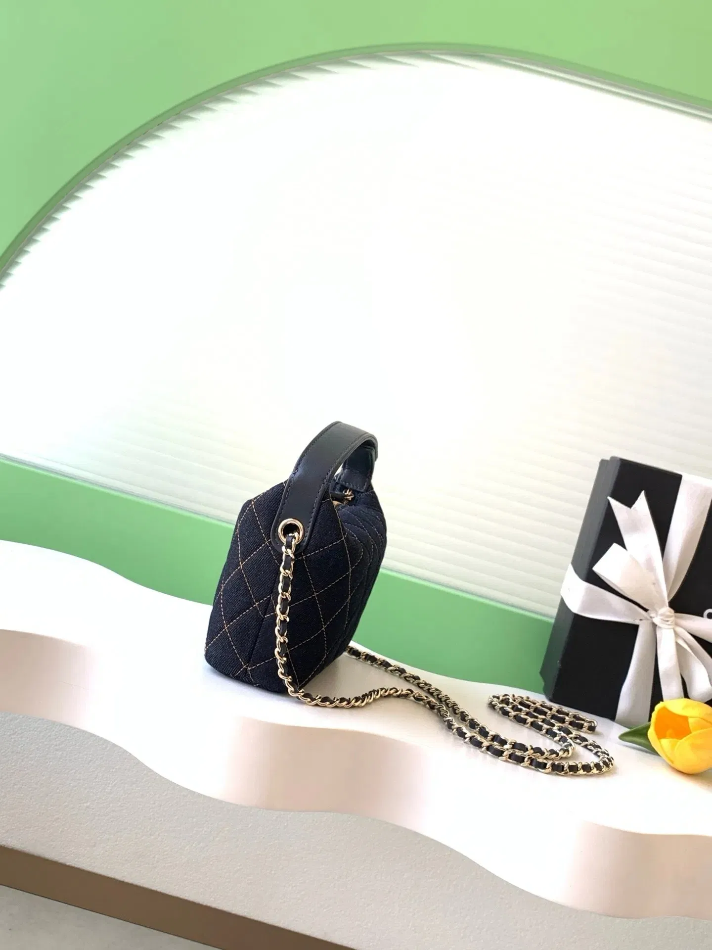 Atacado de Guangzhou 1: 1 Bolsa Hobo de Denim Matelassê para Mulheres com Alça de Corrente 26p Padrão de Diamante