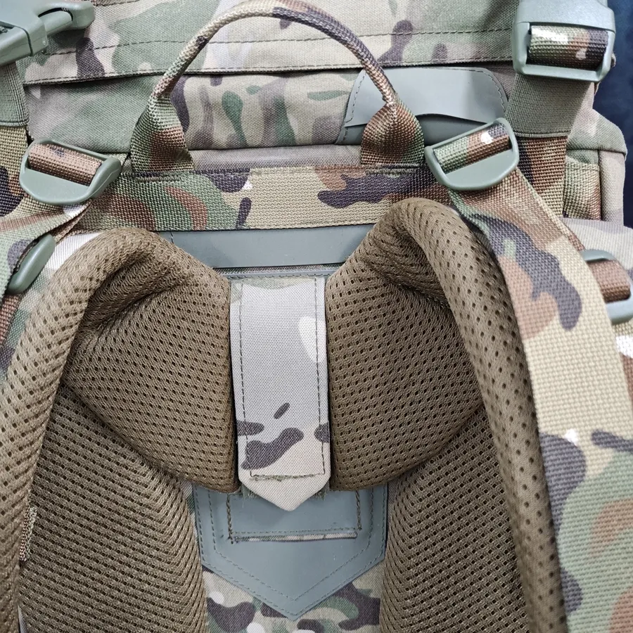 Vista Detalhada da Mochila Tática