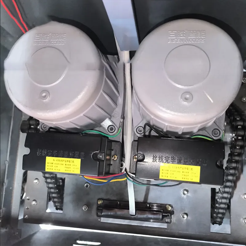 Portão de Entrada Industrial Retrátil Automático de Alumínio com Deslizamento Elétrico e Reflexão Noturna