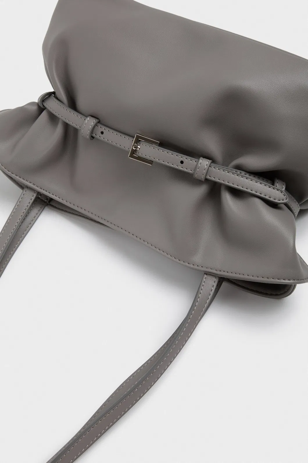 Bolsa de couro com cinto para mulher