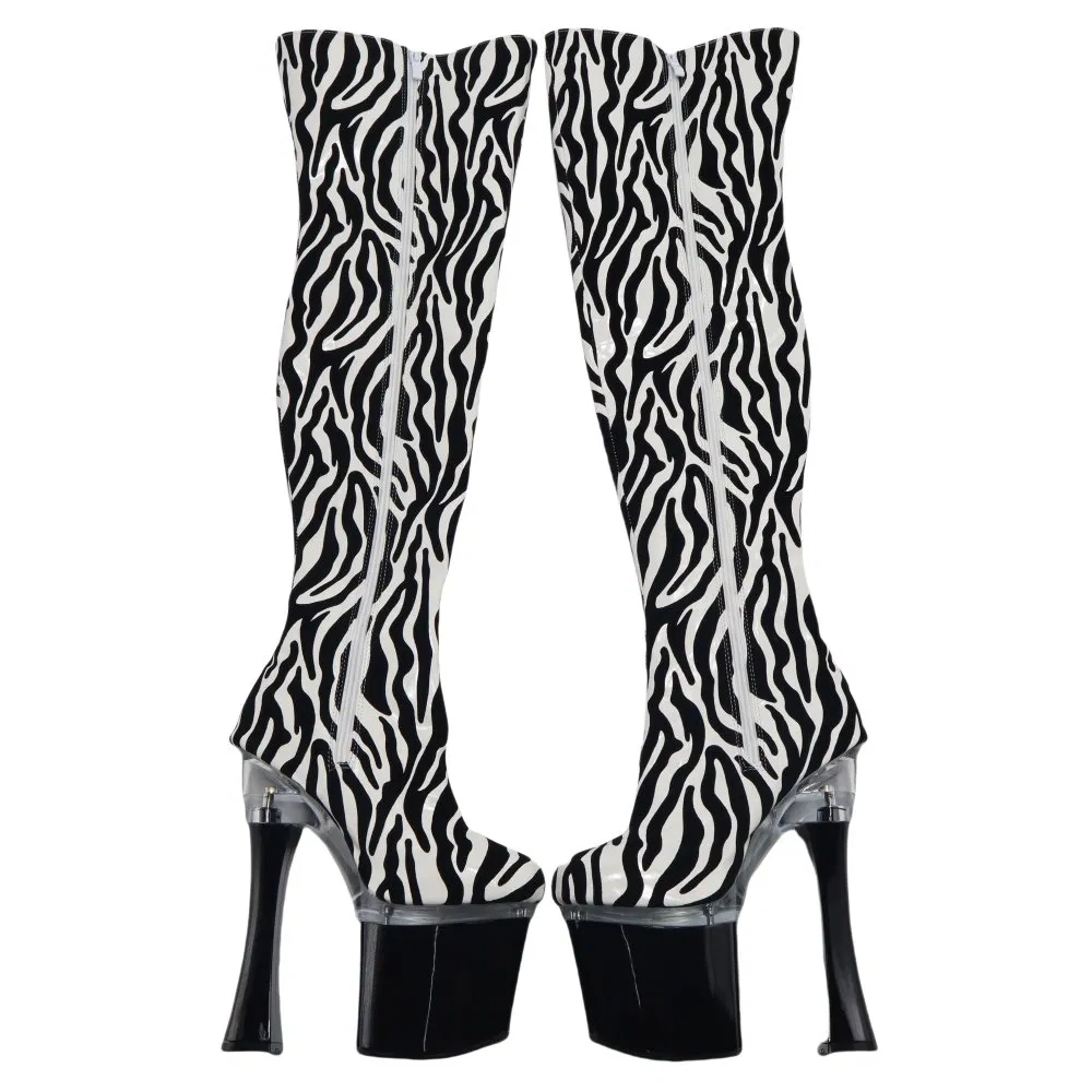 Botas de Mulheres até o Joelho para Festa Noturna no Clube Zebra