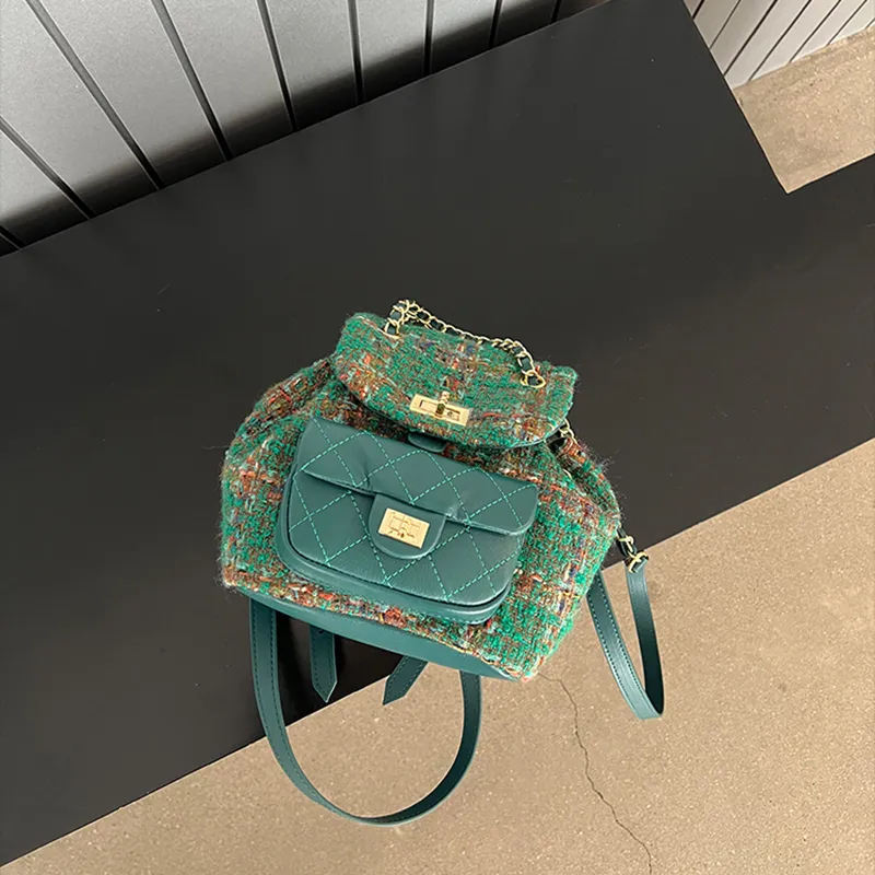 Mochila Mini de Pelúcia com Design de Logo Marca Famosa de Couro Luxuoso para Mulheres Mochila Personalizada com Quilting