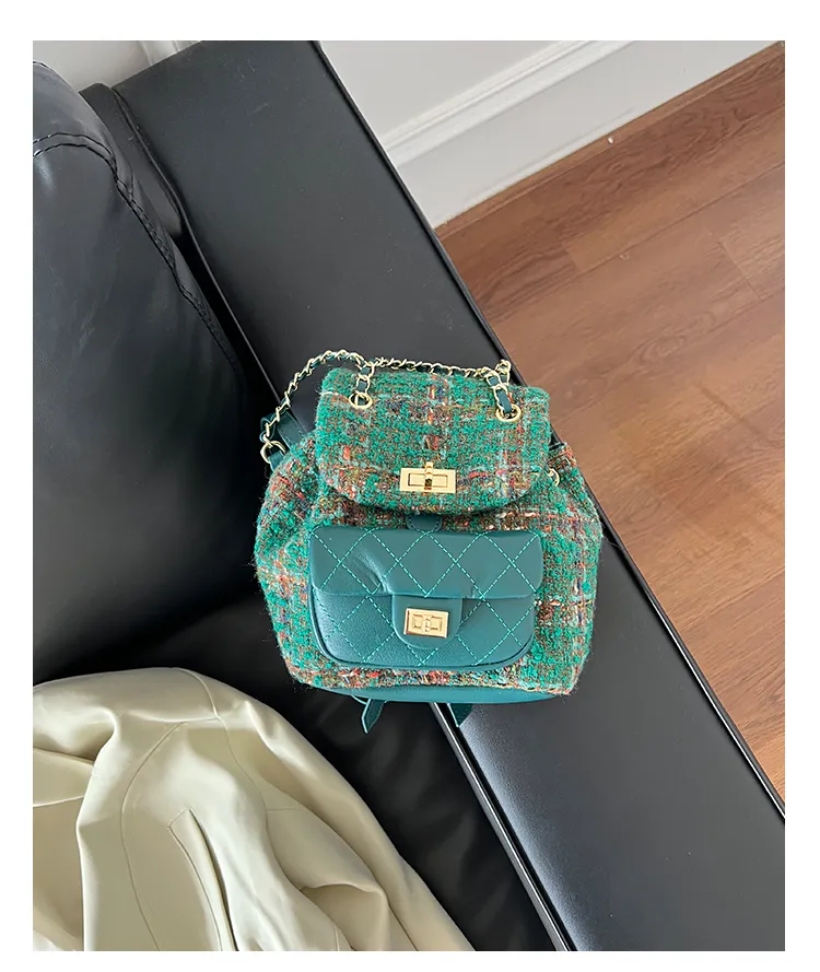 Mochila Mini de Pelúcia com Design de Logo Marca Famosa de Couro Luxuoso para Mulheres Mochila Personalizada com Quilting