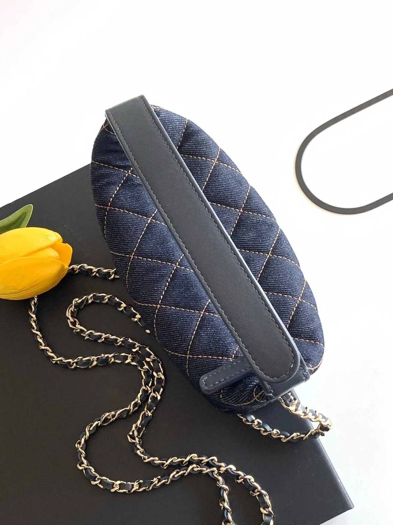 Atacado de Guangzhou 1: 1 Bolsa Hobo de Denim Matelassê para Mulheres com Alça de Corrente 26p Padrão de Diamante