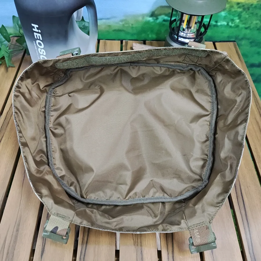 Vista Detalhada da Mochila Tática