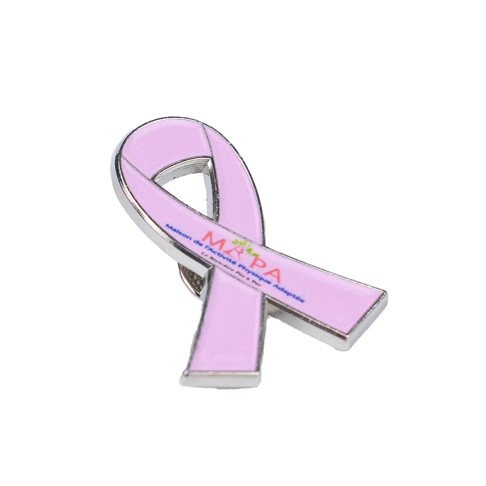 Pin de esmalte que brilha no escuro com pó luminoso para visibilidade noturna e eventos temáticos criativos