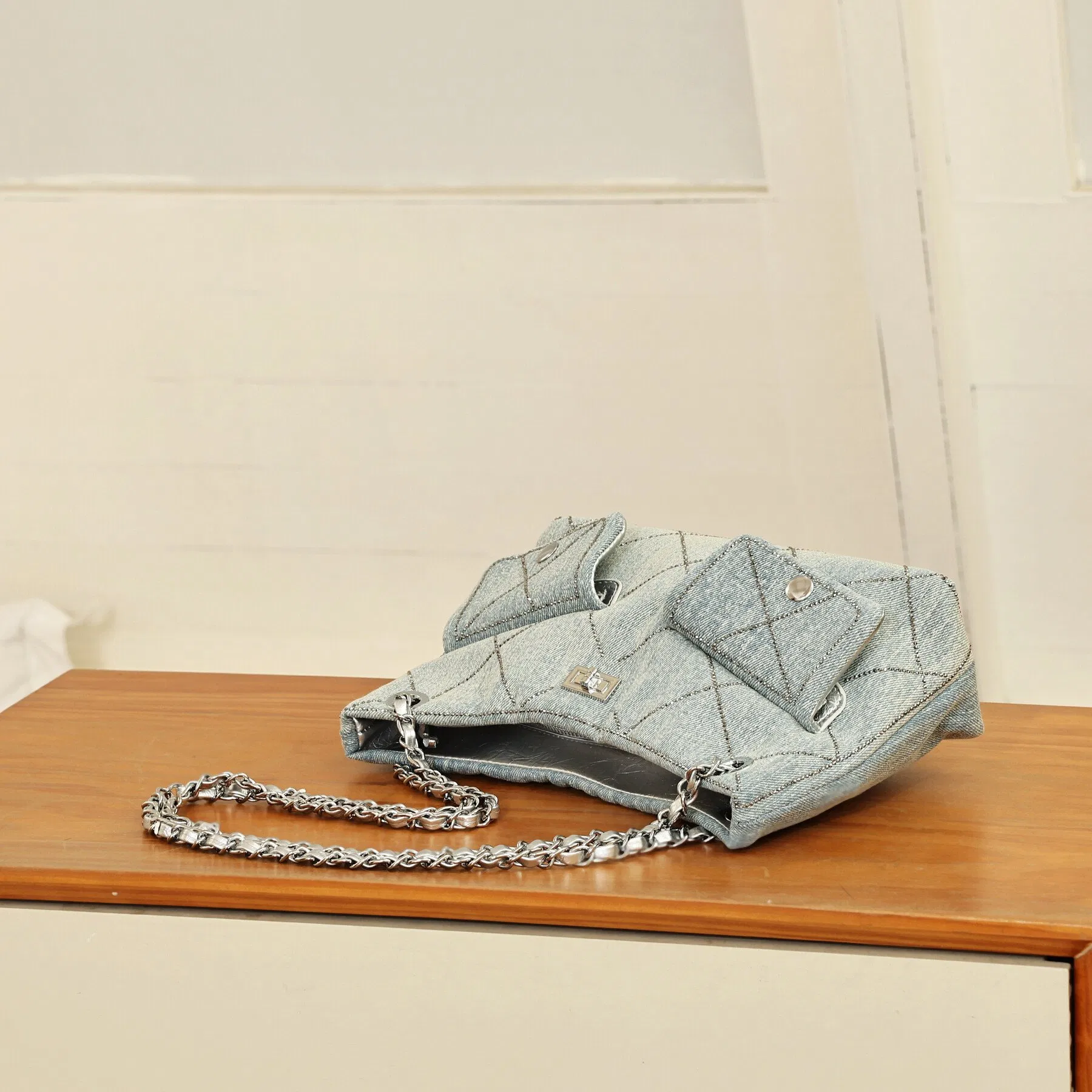 (WX0139) Bolsa Hobo de Lona Quilted em Denim Avançado, Estilosa e Chamativa