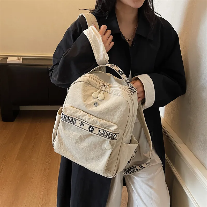 Mochila Compacta de Lona para Mulheres - Perfeita para o Dia a Dia