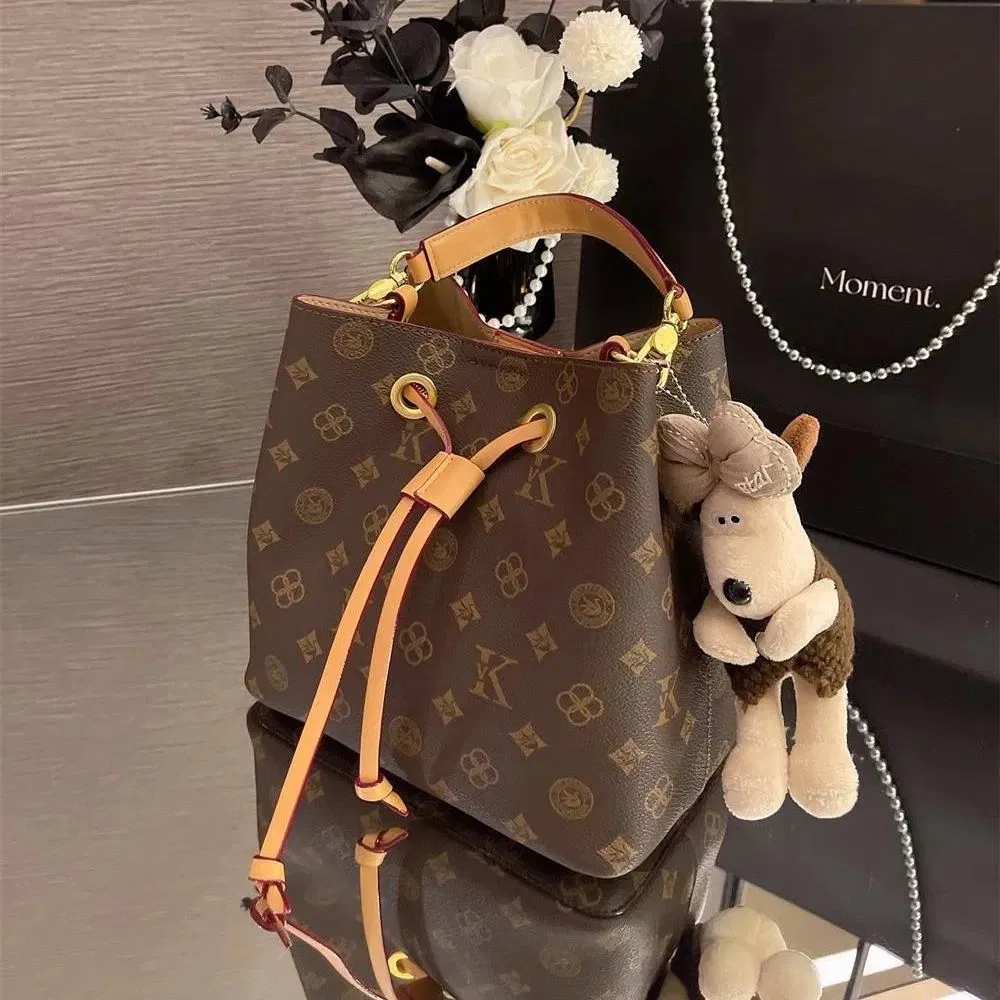 Bolsa de Balde de Couro Impresso Minimalista Urbana Feminina
