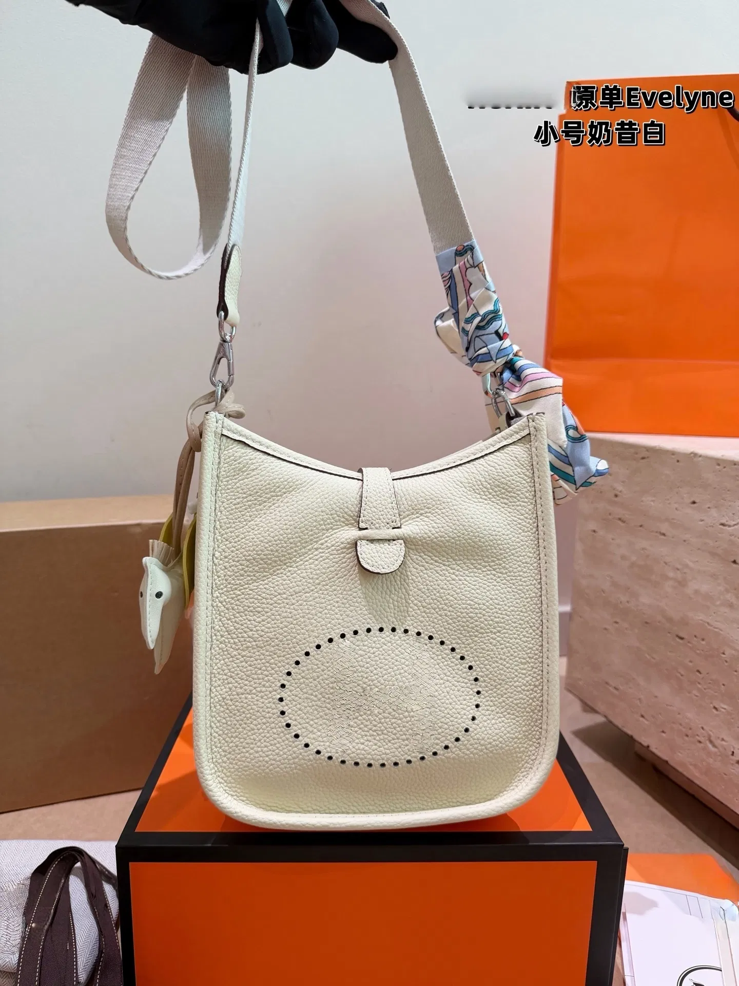 Detalhe Bolsa Mini Hobo 4