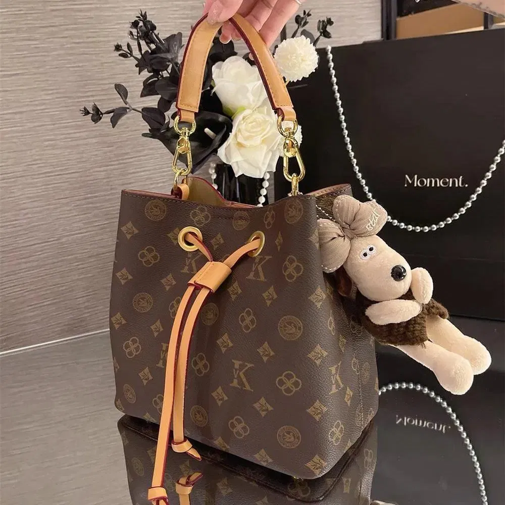 Bolsa de Balde de Couro Impresso Minimalista Urbana Feminina