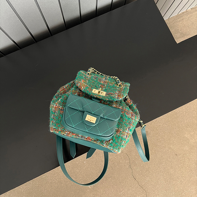 Emg7246 Mochila Mini de Pelúcia com Design de Logo Marca Famosa de Couro Luxuoso para Mulheres Mochila Personalizada com Quilting