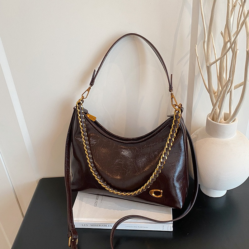 Bolsa Bucket Feminina em Couro PU Saffiano com Fecho de Zíper e Franjas Detail-2025 Bolsa de Moda para Praia e Uso Diário