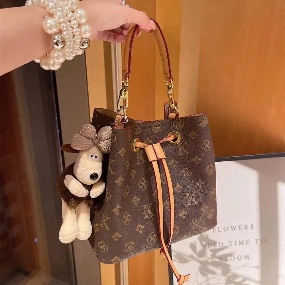 Bolsa de Balde de Couro Impresso Minimalista Urbana Feminina