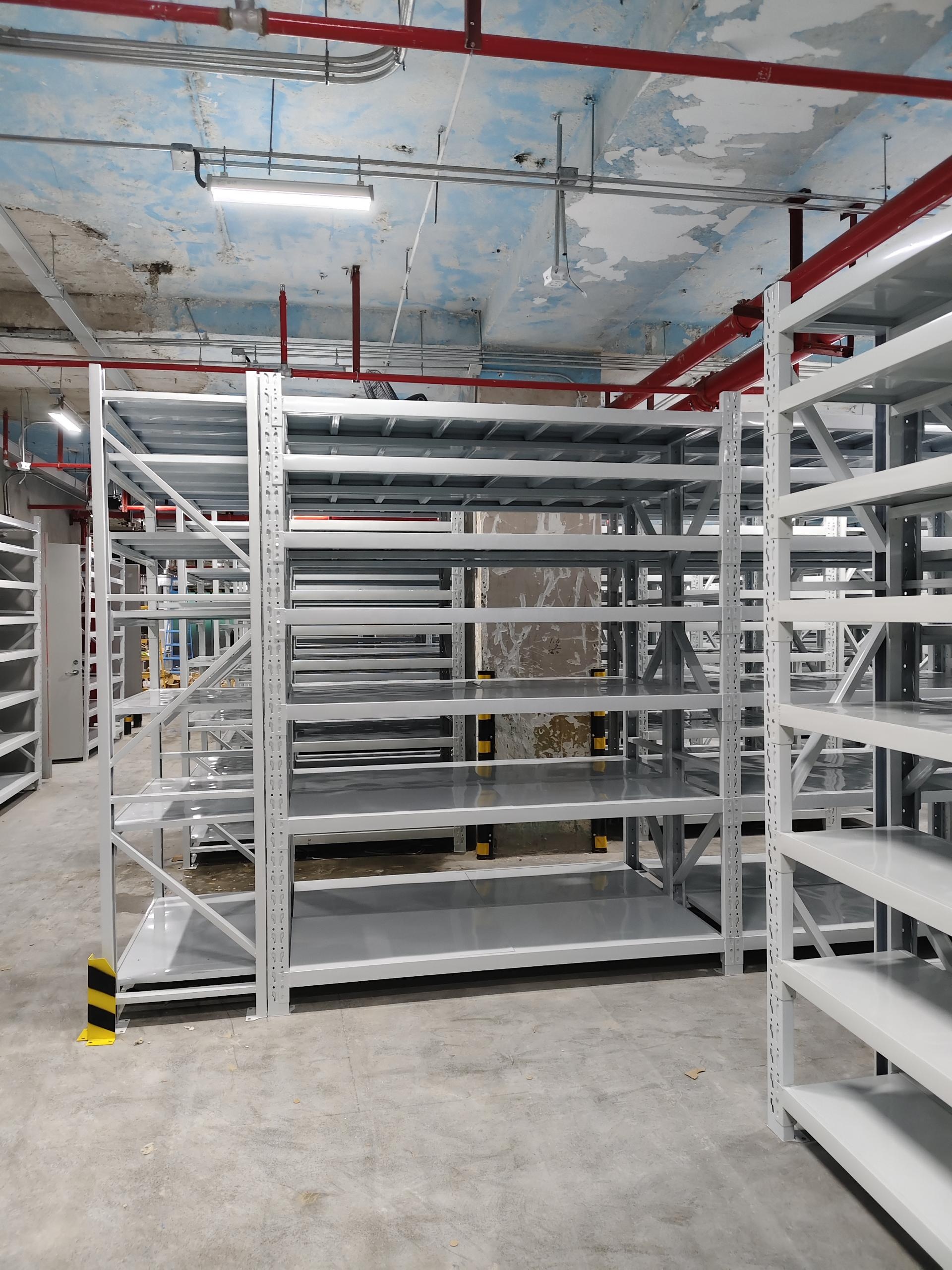Factory Warehouse Storage Racks High Quality 200KG Adjustable Steel Shelves Rack