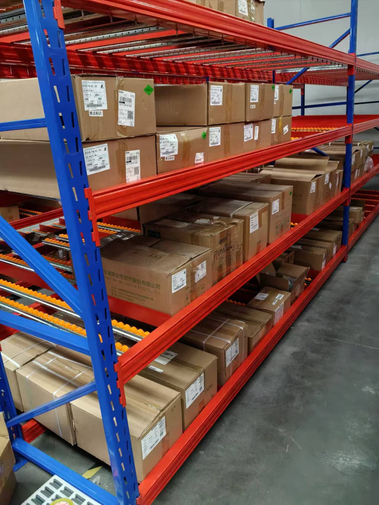 High Quality Cold Rolled Steel Carton Flow Rack System Industrial Heavy Duty Gravity Roller Racking 100kg-1000kg Capacity