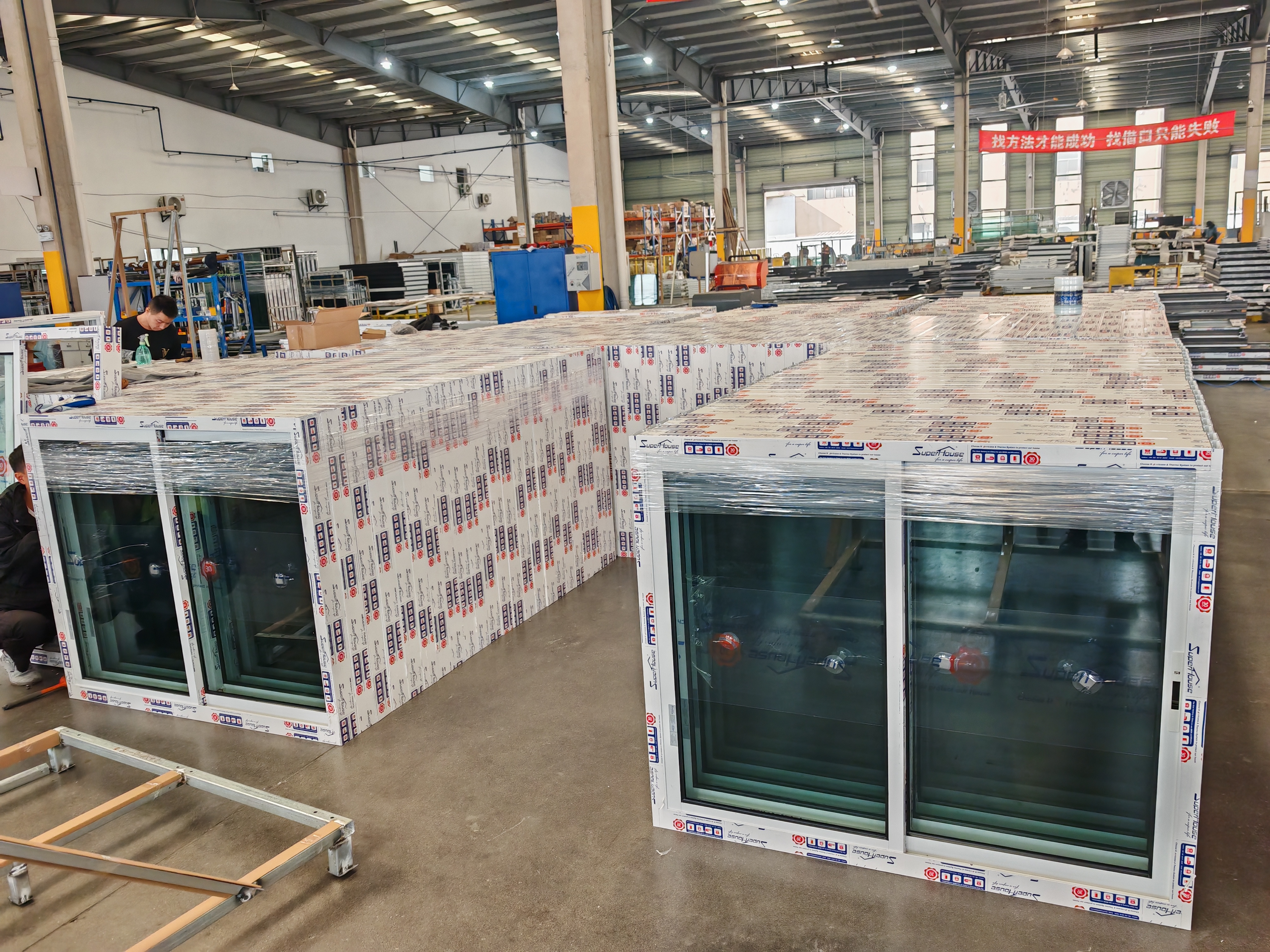 Bulk Wholesale Customization of Aluminum Alloy Clear/frosted Tempered Glass Swing Doors