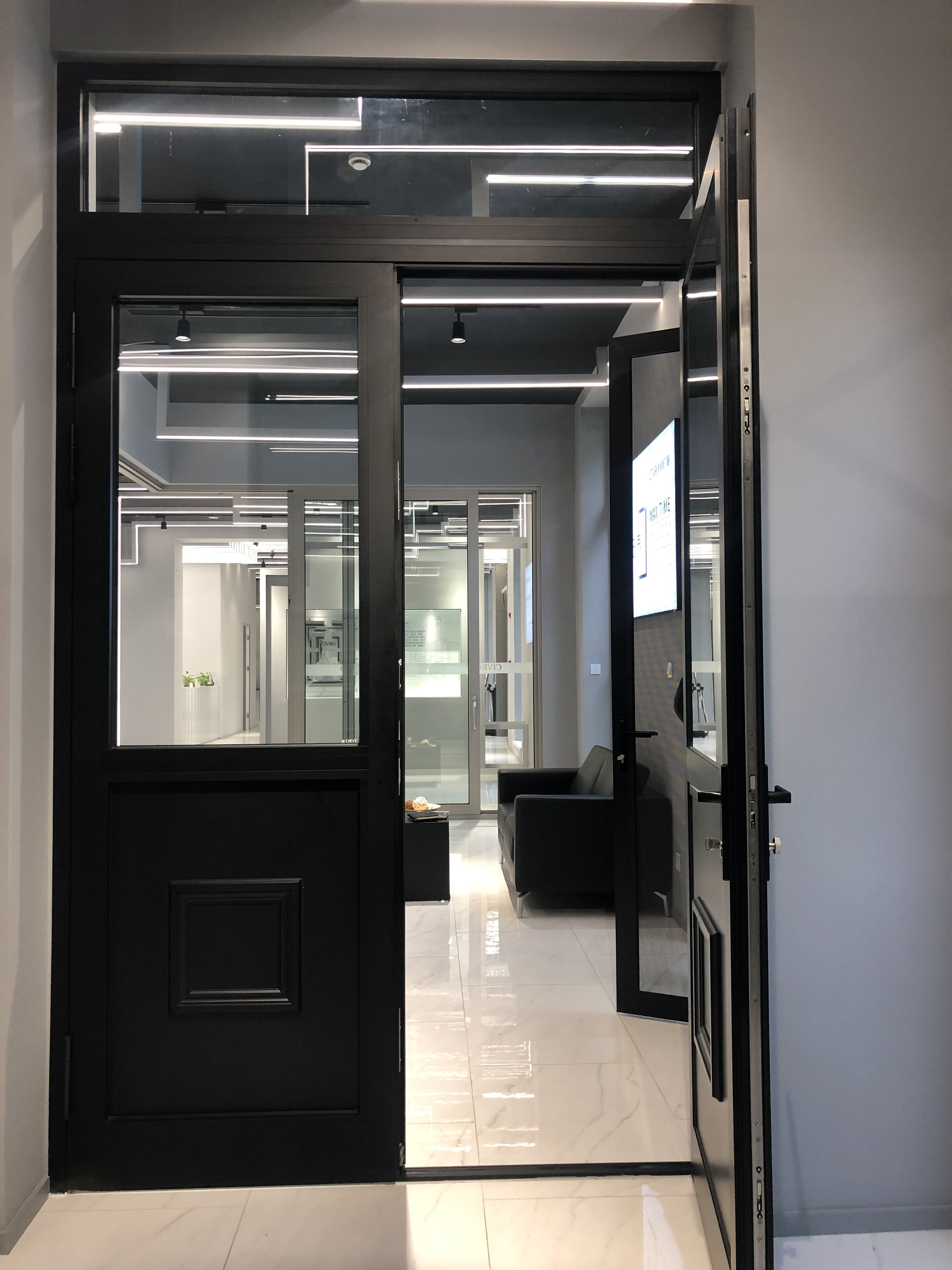 Main Aluminum Front Entry Door Double Tempered Glass New Design Exterior Modern Black Steel Graphic Design Aluminum Alloy CN;SHG