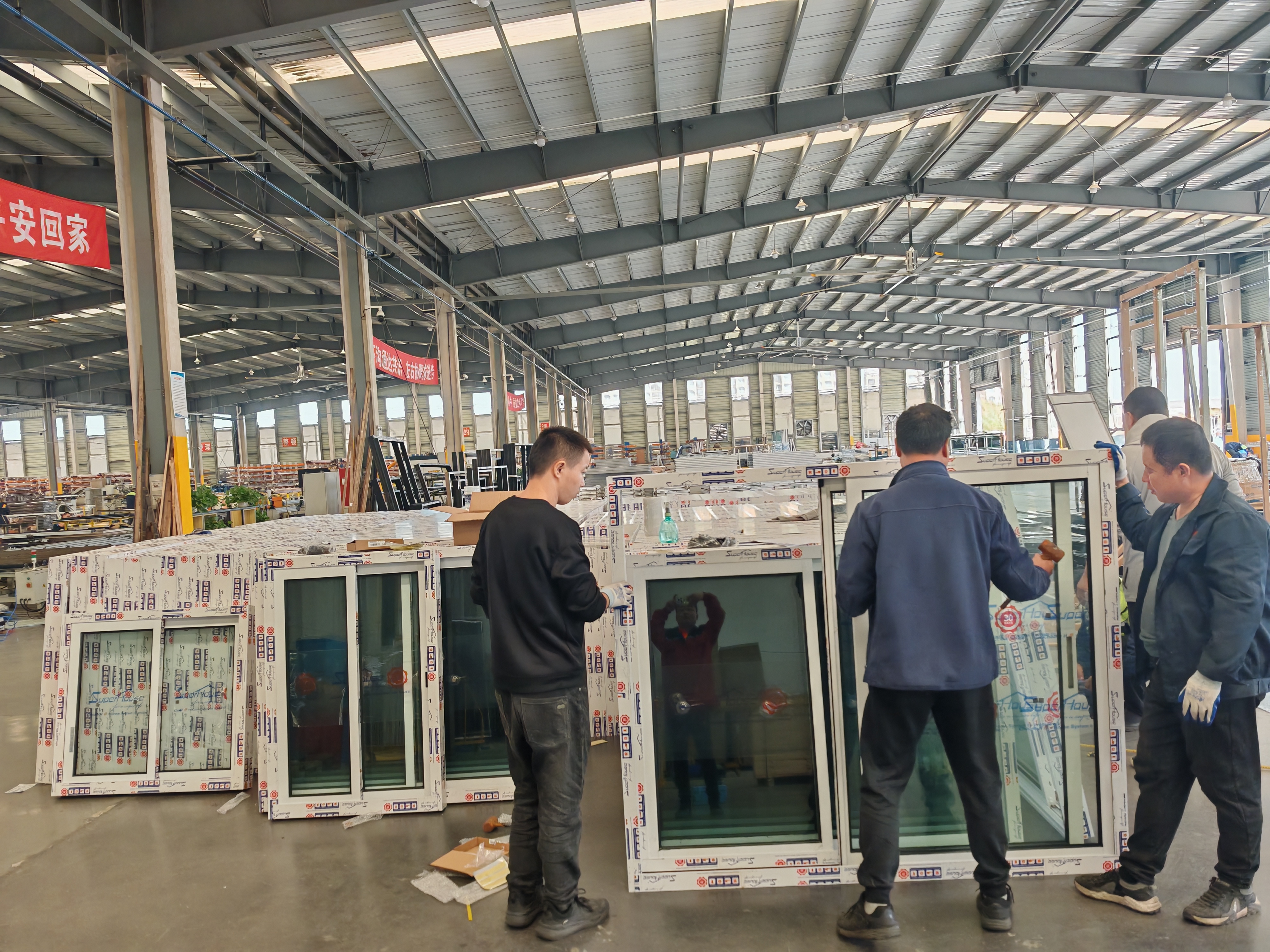 Bulk Wholesale Customization of Aluminum Alloy Clear/frosted Tempered Glass Swing Doors