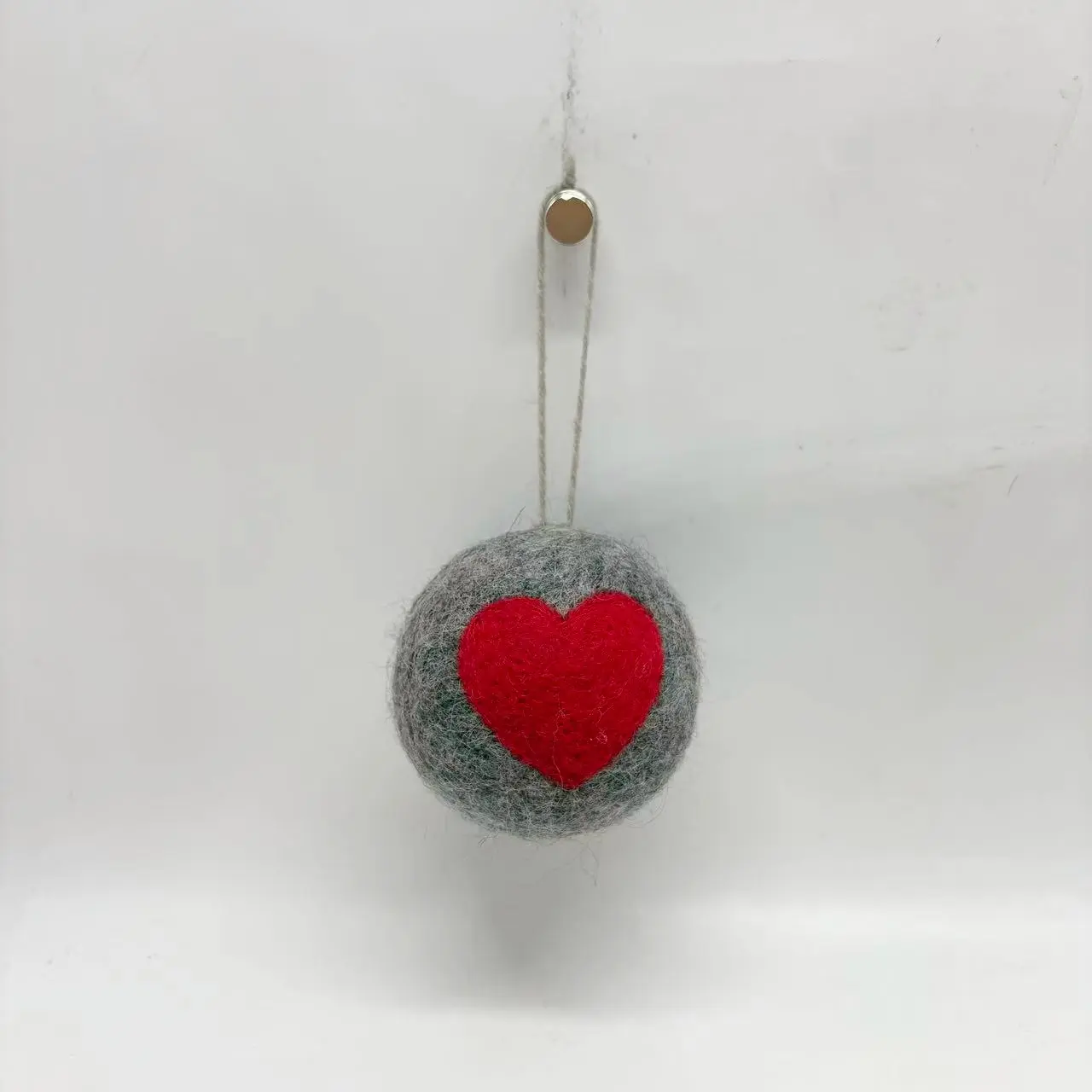Wholesale Christmas Woollen Ball Ornaments: Heart & Striped Plush Hanging Decor Set Supplier, Suppliers