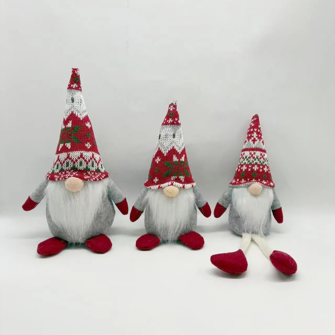 China Holiday Gnome Decorations | Red & White Knit Hat Christmas Gnomes Manufacturer, Suppliers