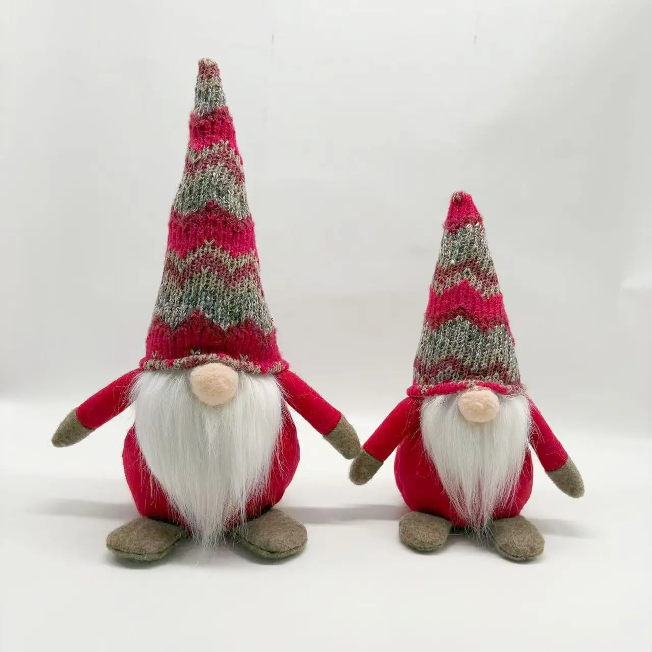 Wholesale 6-Piece Christmas Gnome Set | 3 Styles of Big & Small Plush Holiday Gnomes Suppliers, Factory