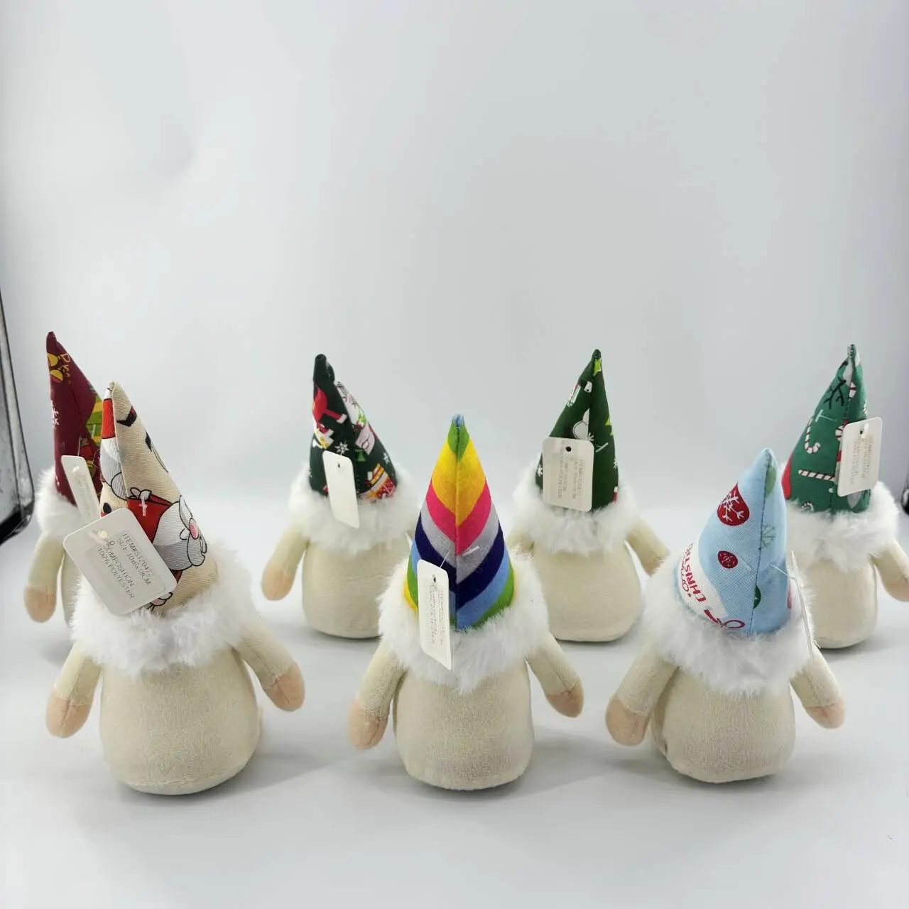 China 7-Piece Adorable Faceless Christmas Gnomes: Delicate Holiday Decor Manufacturers, Supplier
