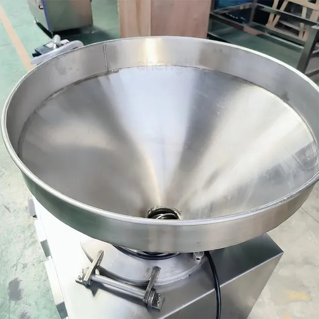 Máquina de Embutir Salsichas Comercial