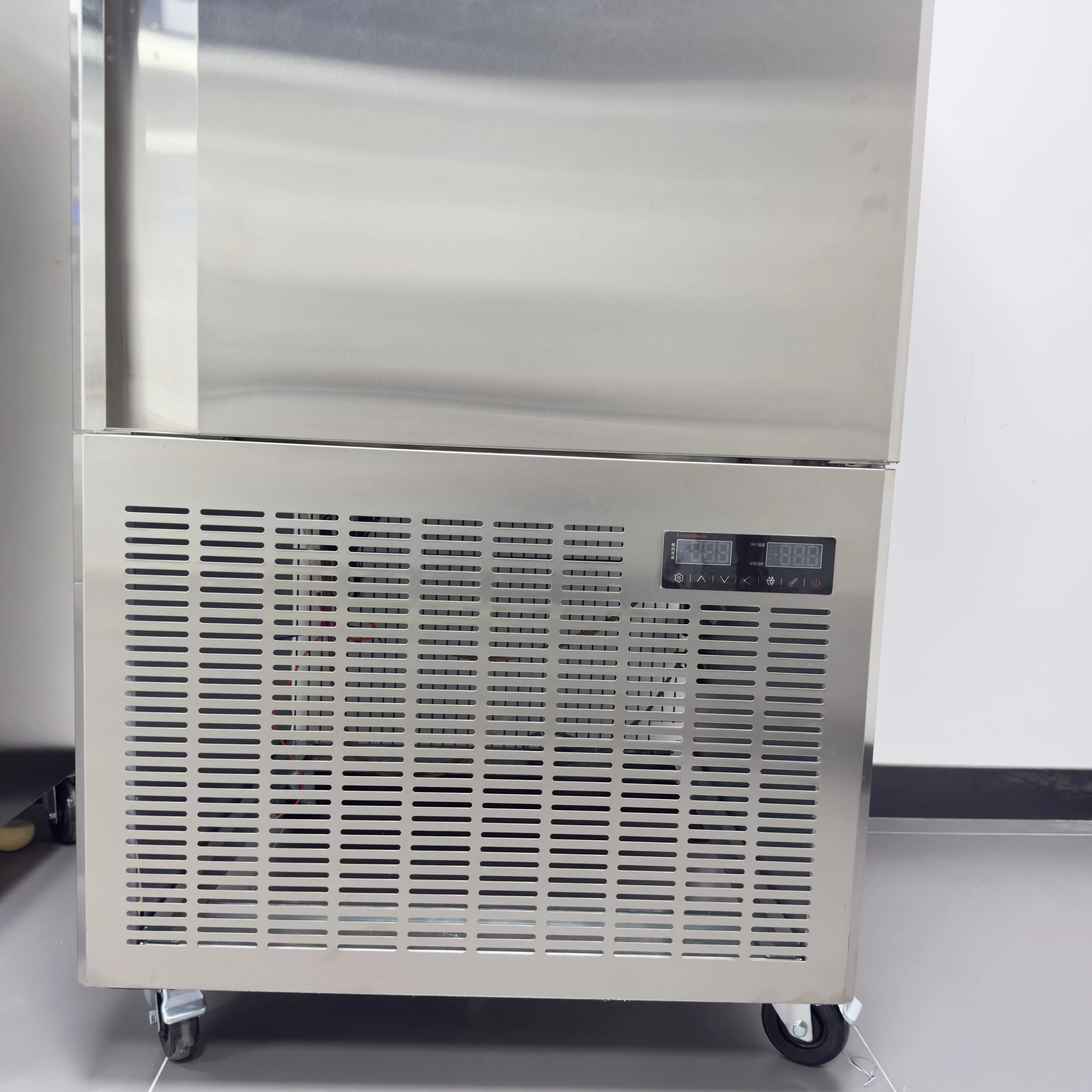 Congelador de Cozinha com Especificações Comerciais para Máxima Eficiência