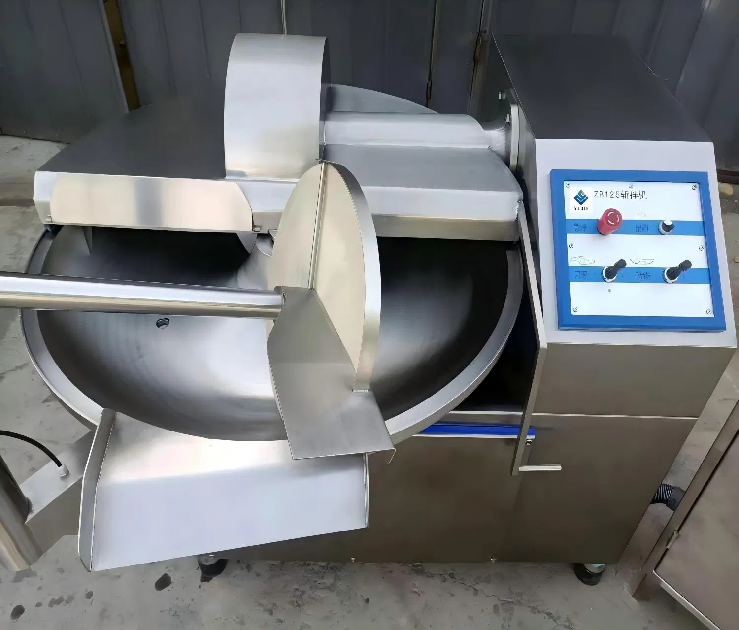 Moedor de Carne a Vácuo Industrial Durável para Moagem em Lotes Grandes