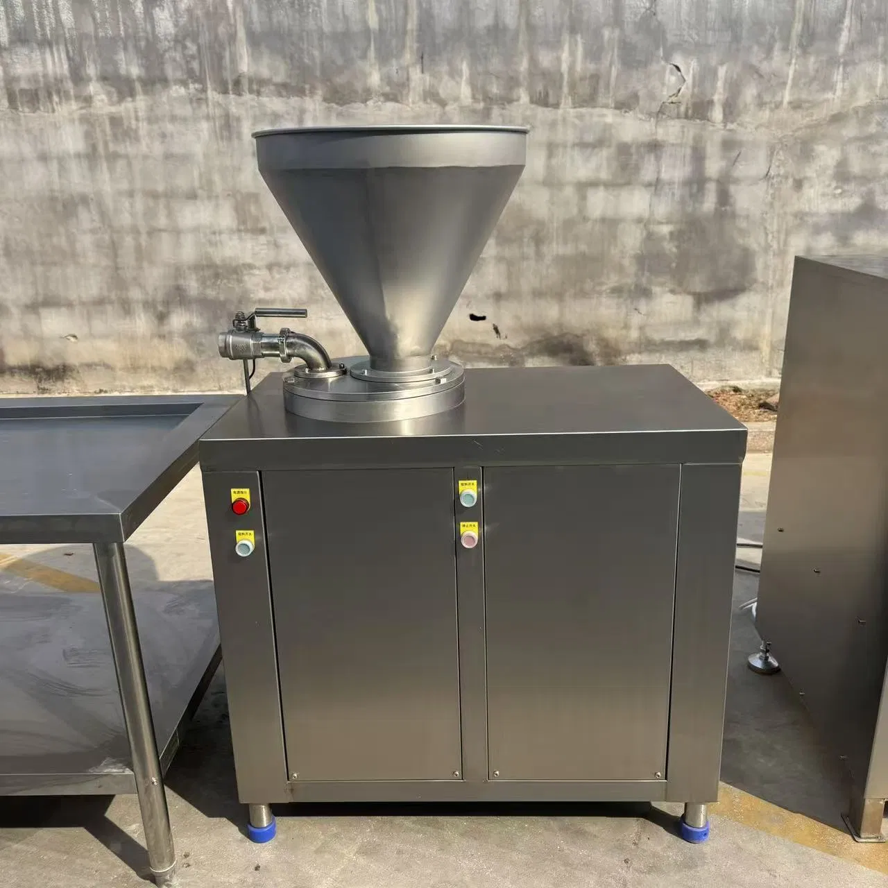 Máquina de Amarrar Salsichas Elétrica Comercial com Vácuo