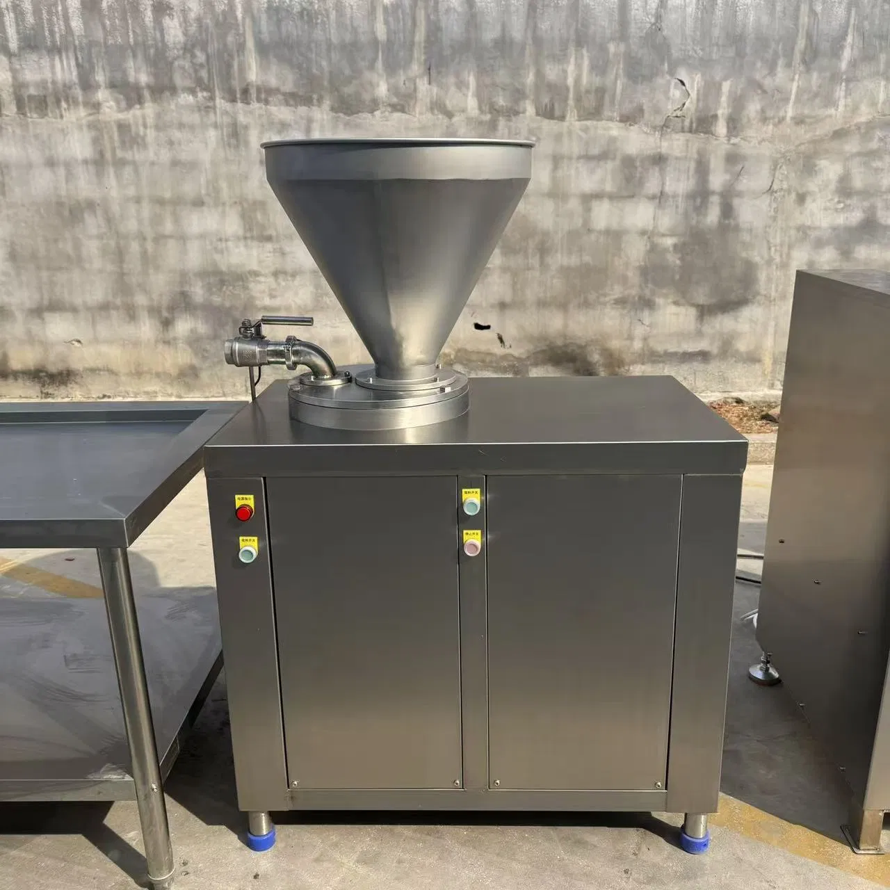 Máquina de Amarrar Salsichas Elétrica Comercial com Vácuo