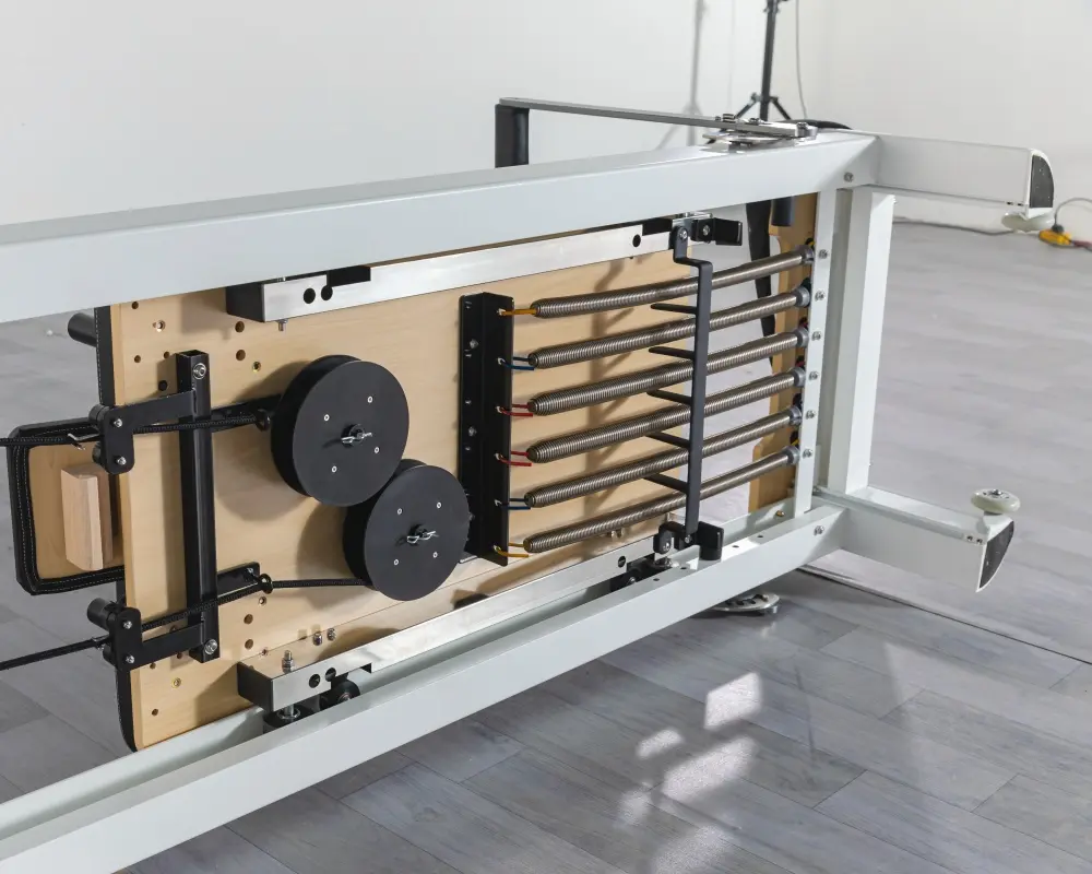 China Professional grade multifunctional Pilates bed suitable for gym Manufacturers, Suppliers
