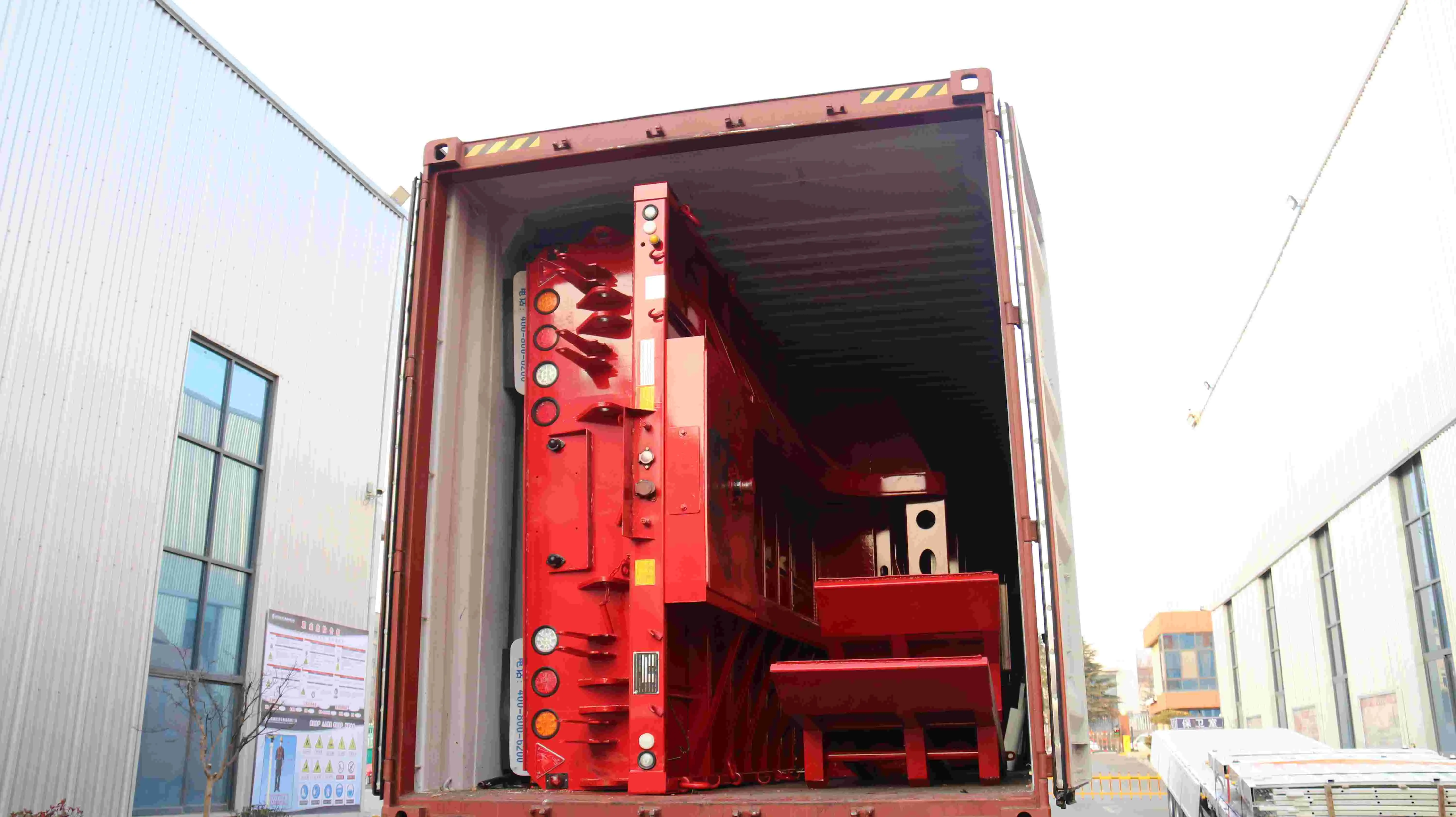 Skeleton semi trailer view 3