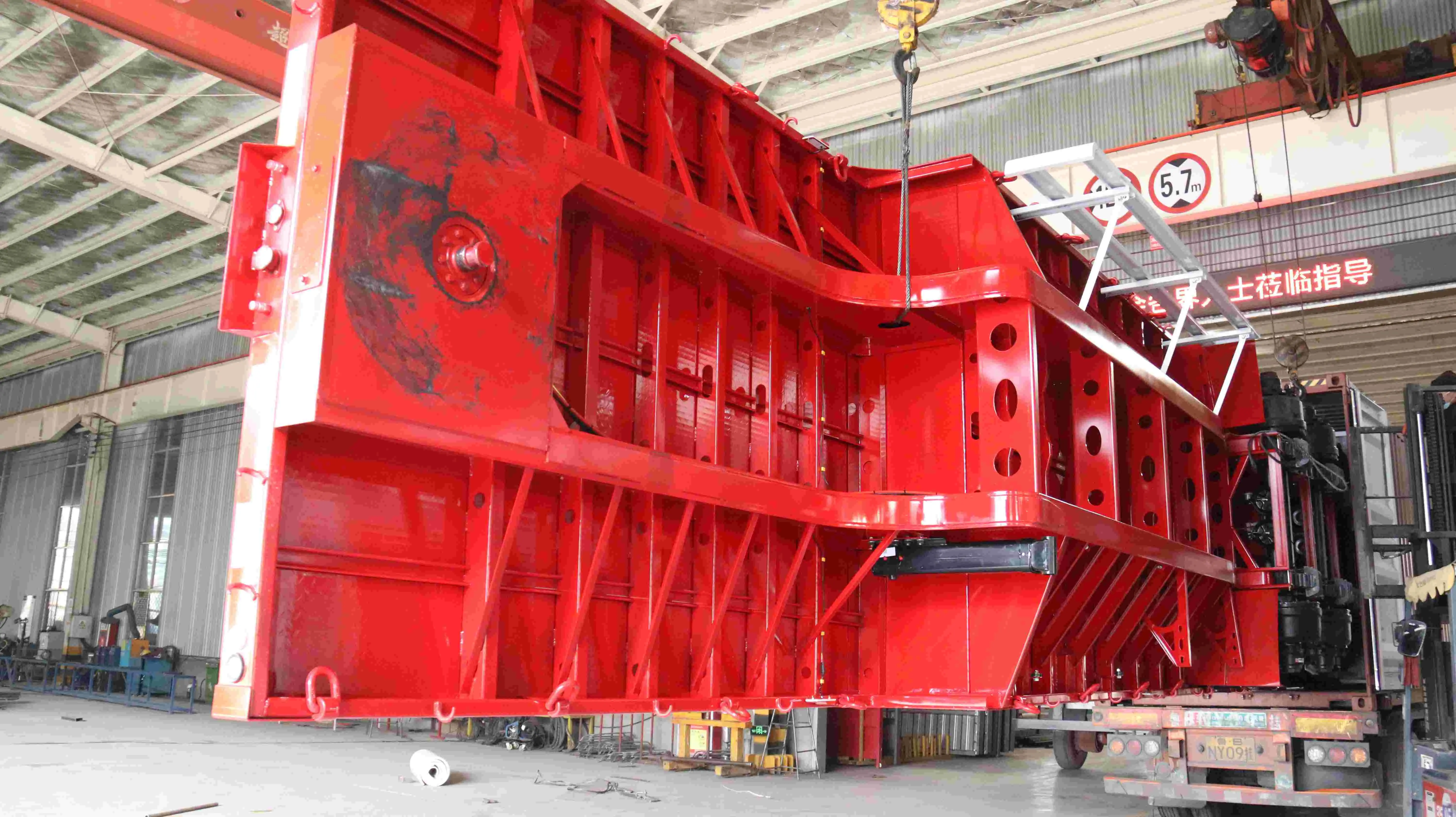 Low bed semi trailer side view
