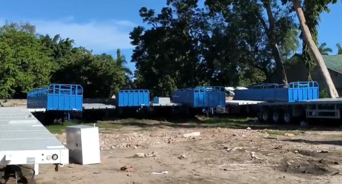 Flatbed semi-trailer design