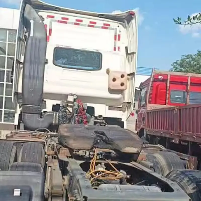 High-Quality 6x4 Used HOWO Truck trailer Head Manufacturers, CKD