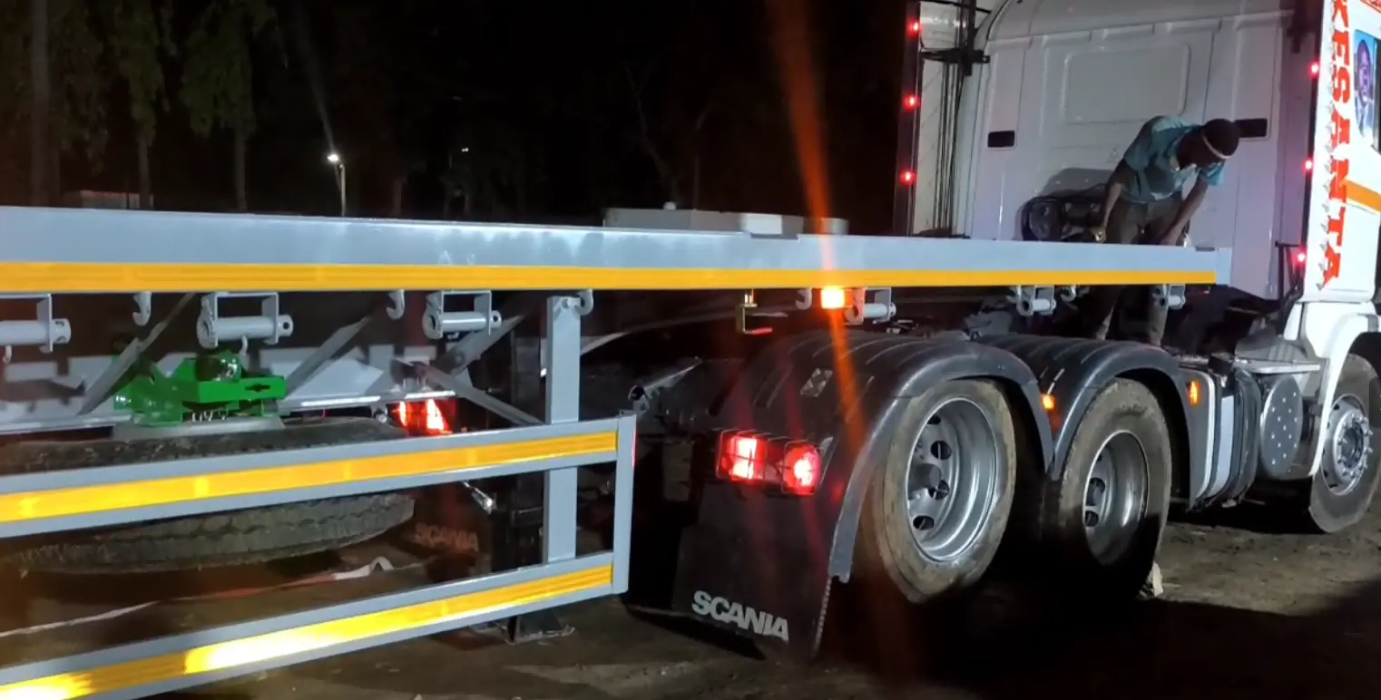 High-Quality 2025 Latest Design 3 - Axle 40 FT Light - Grey Flatbed Trailer for Construction Material Transportation Supplier, Suppliers