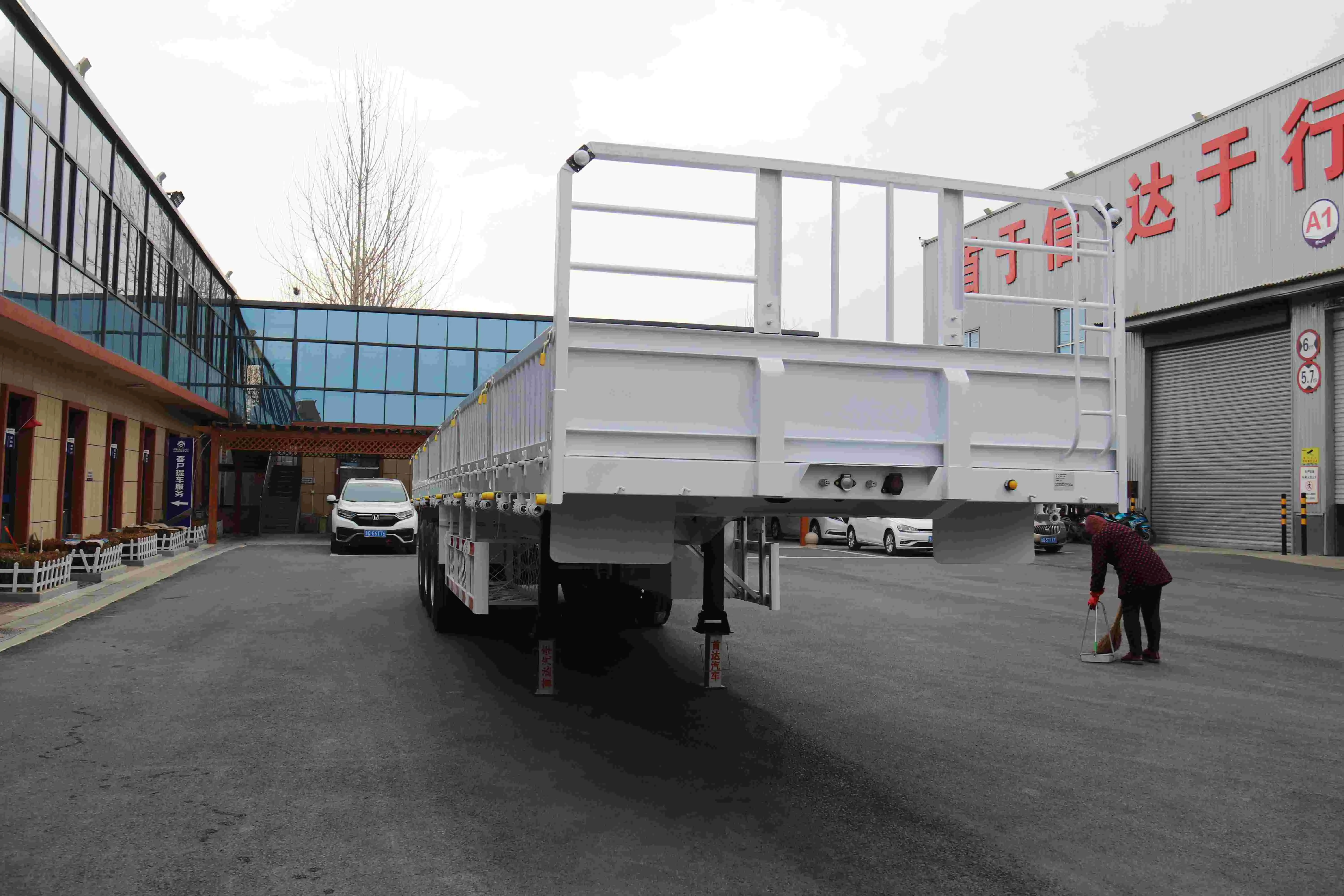 High-Quality The Side Wall Cargo Semi Trailer customized by the Kazakh customer has been completed Factories, SKD