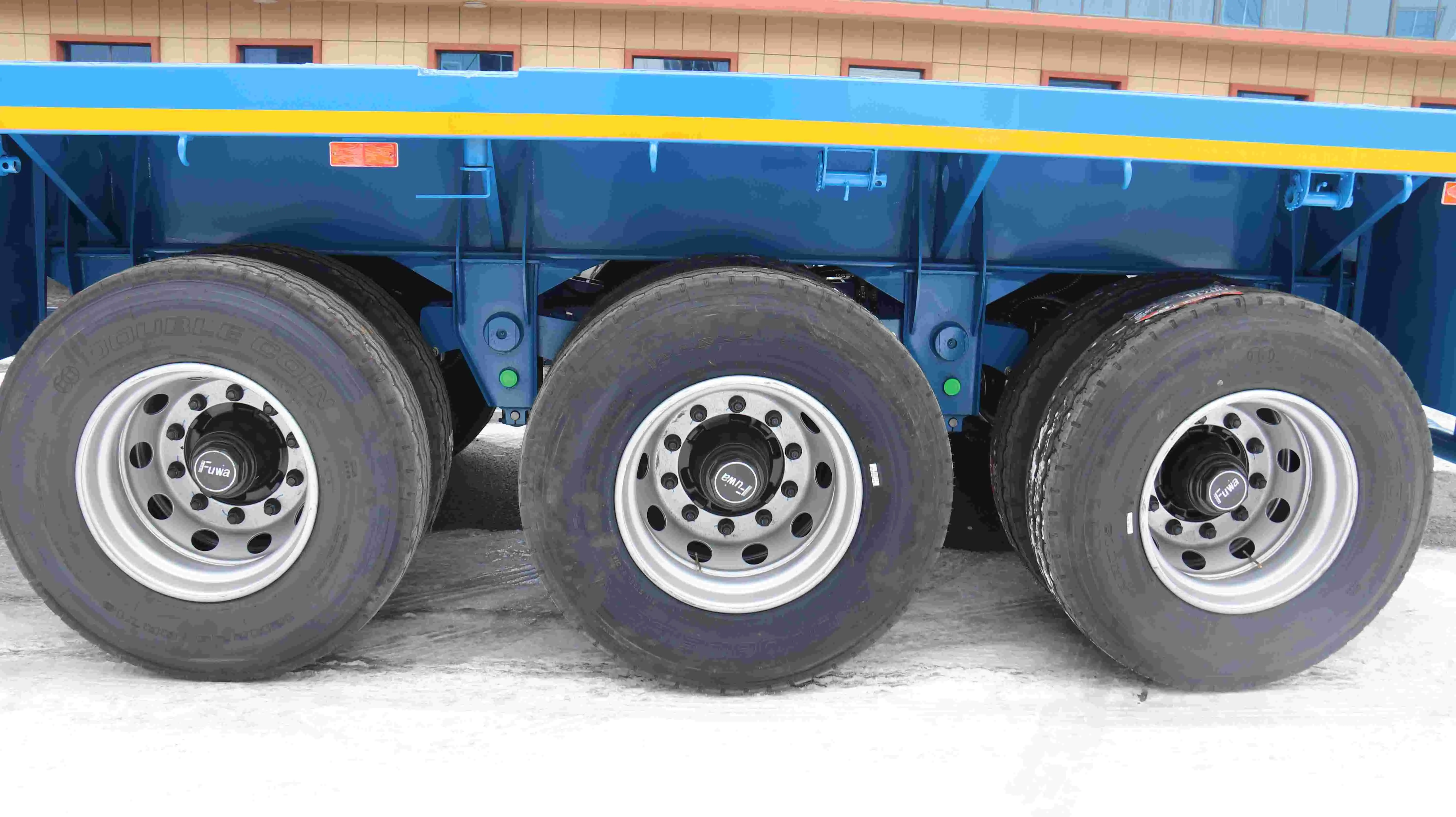 40 FT Flatbed semi trailer view 2