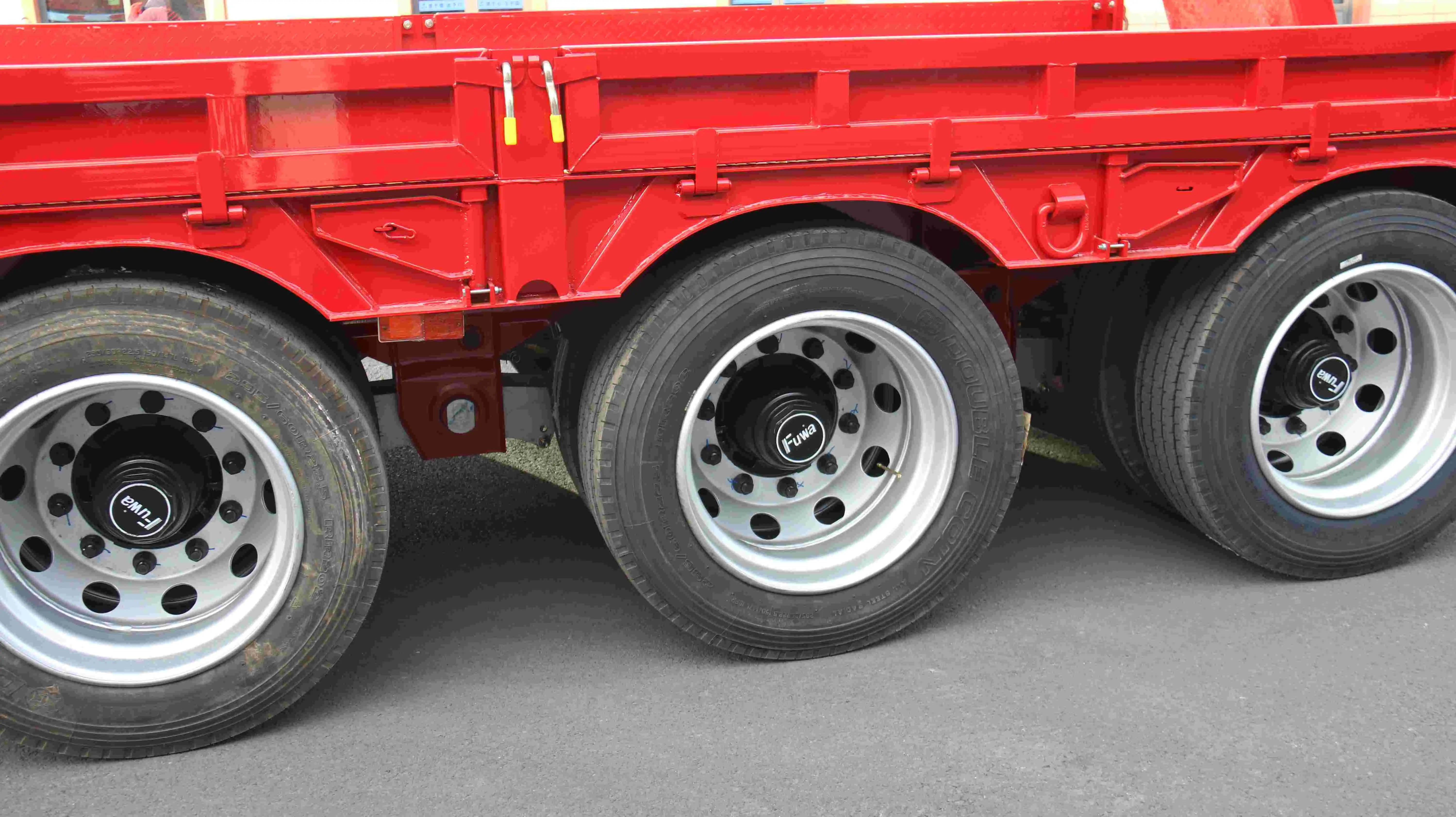 High-Quality Heavy Flat Type 3 Axle Lowbed Trailer Supplier, Suppliers
