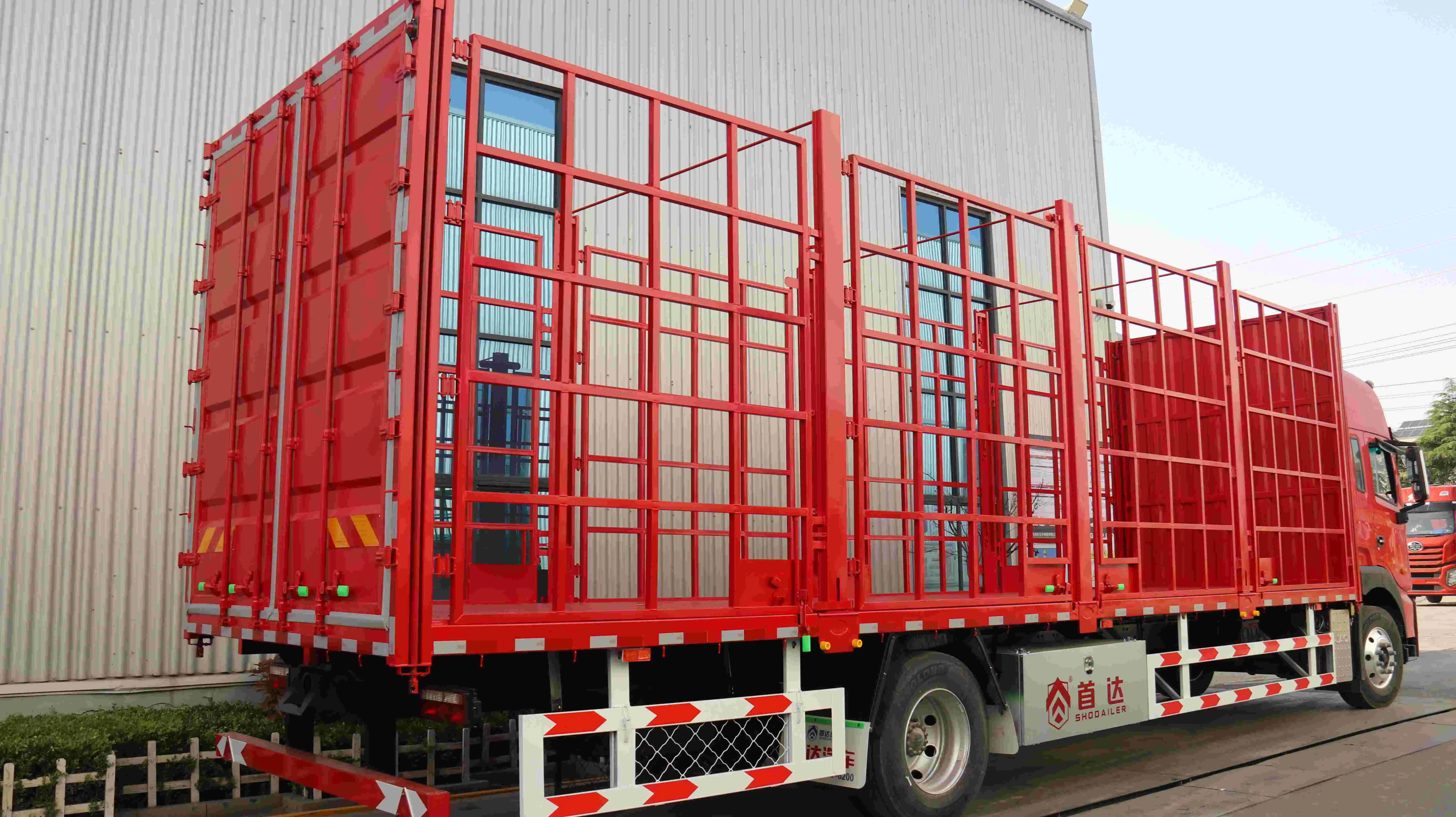 Curtain Side Trailer View 1