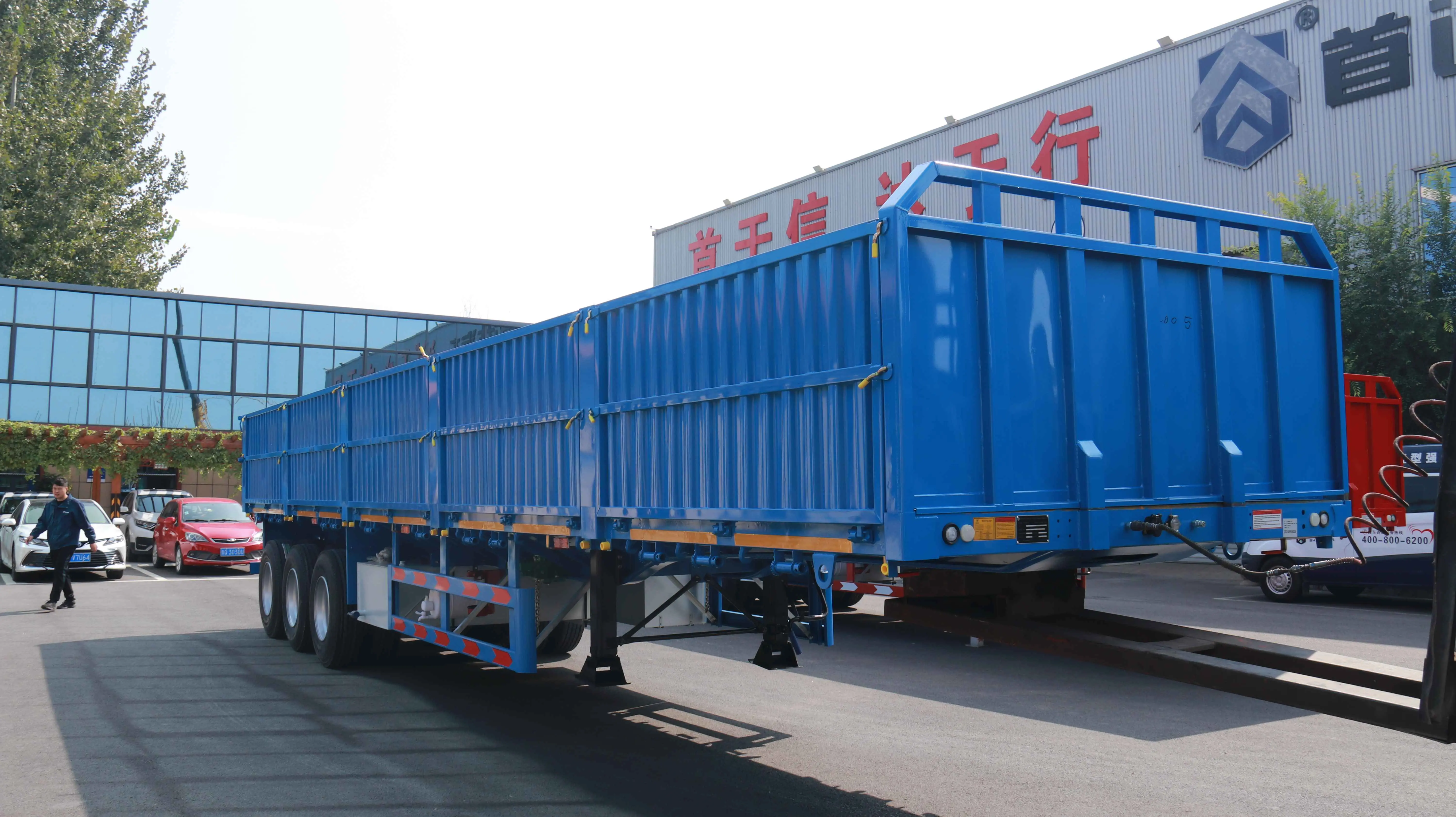 semi trailer warehouse