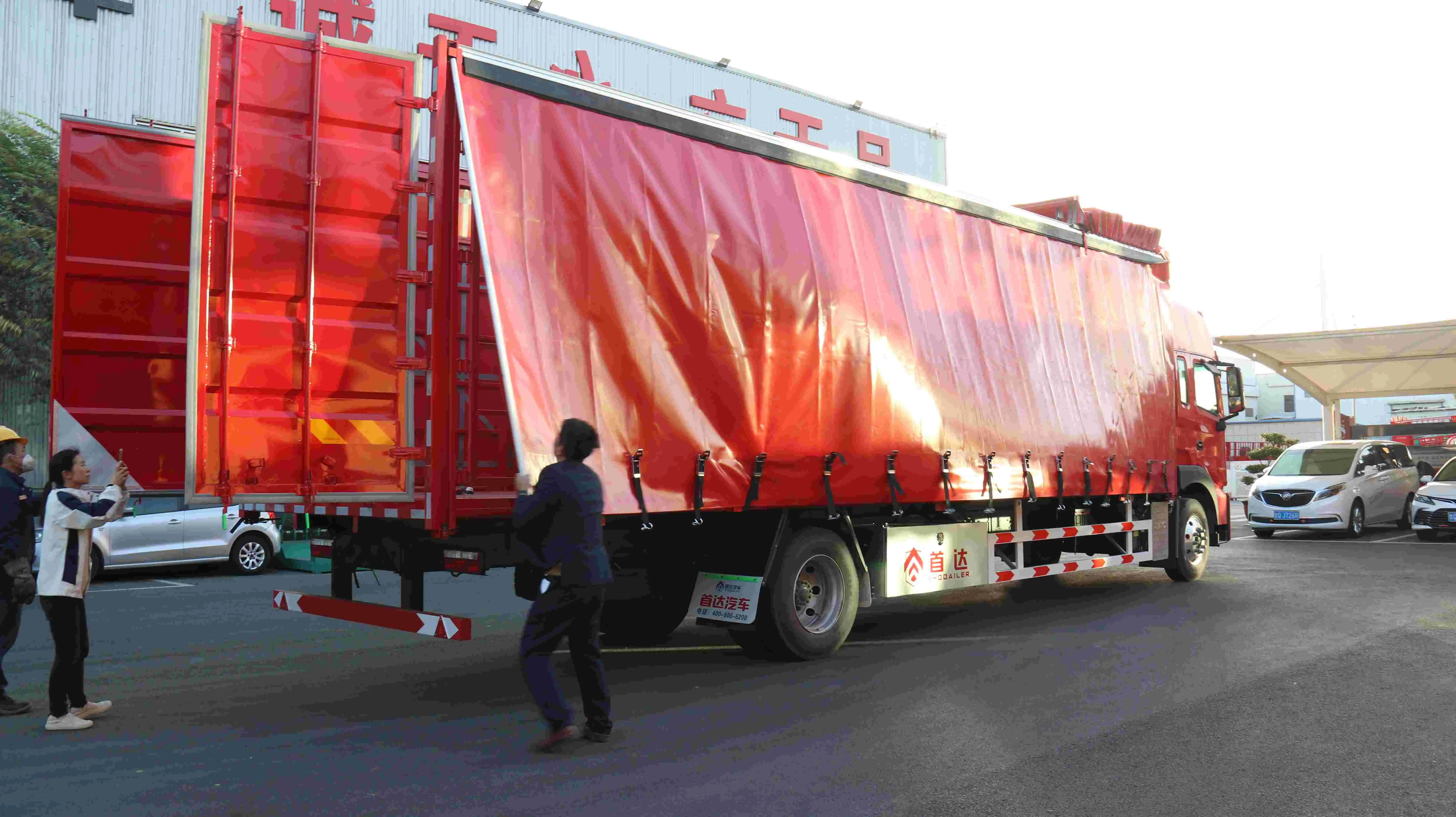 Curtain Side Trailer View 2