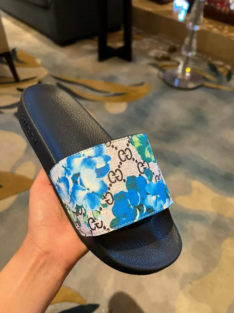 Slippers Detail 5
