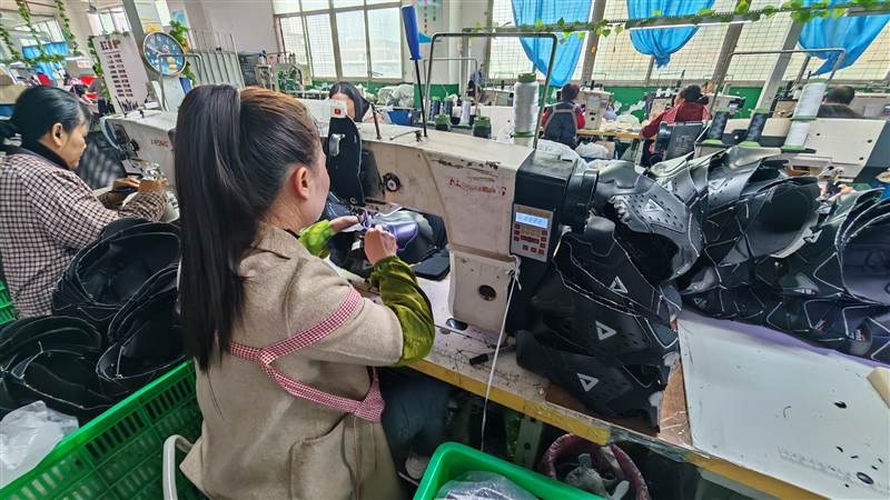 Precision stitching of leather shoe uppers